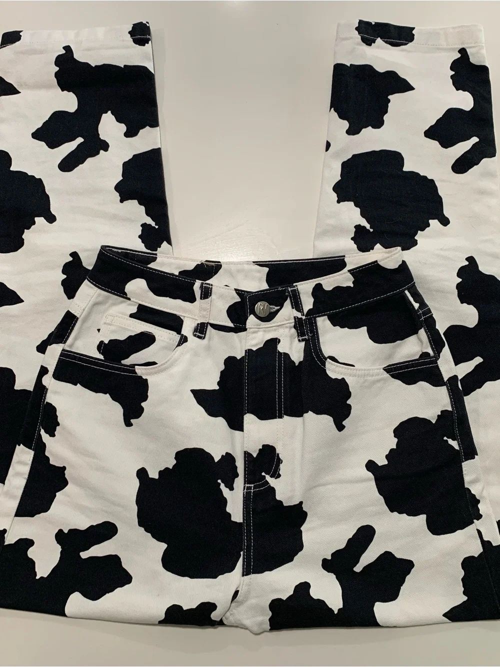 NWOT Reclaimed Vintage Cow Print Ultra High Rise Tapered 90s Mom Jeans, 26 - Picture 3 of 10
